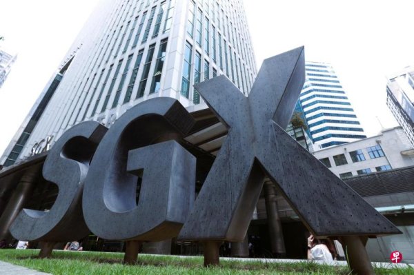 Local stock markets opened on Wednesday and fell 0.14%